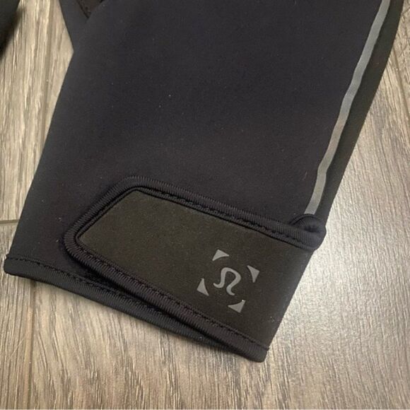 Lululemon License to Train Training Gloves - Picture 2 of 5